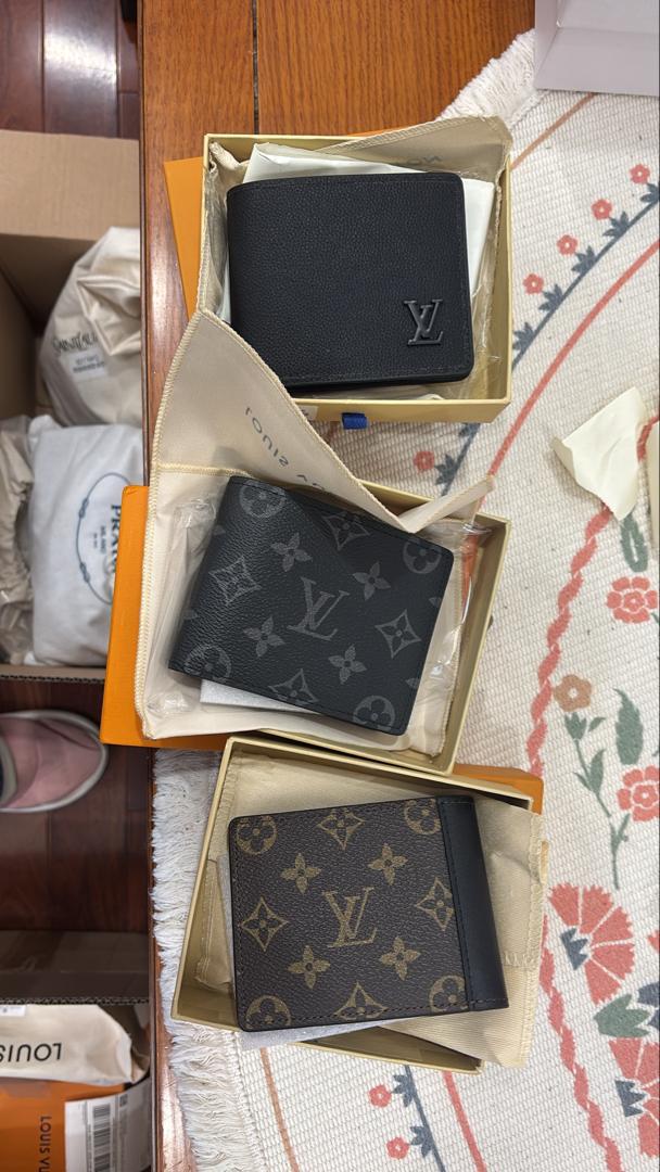 LV men wallet